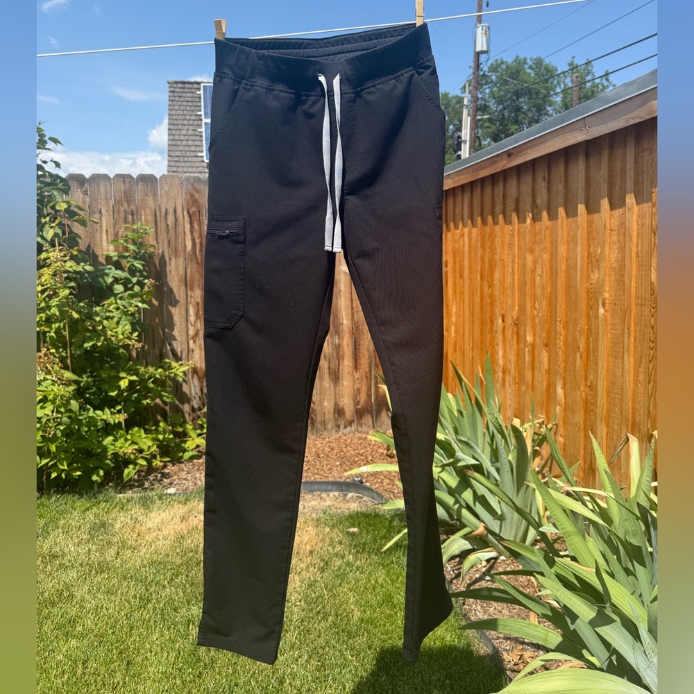 Figs black scrub pants